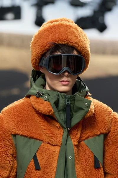 Look 60